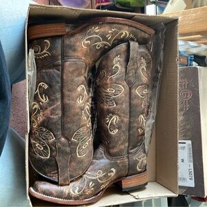 brand new cowgirl boots